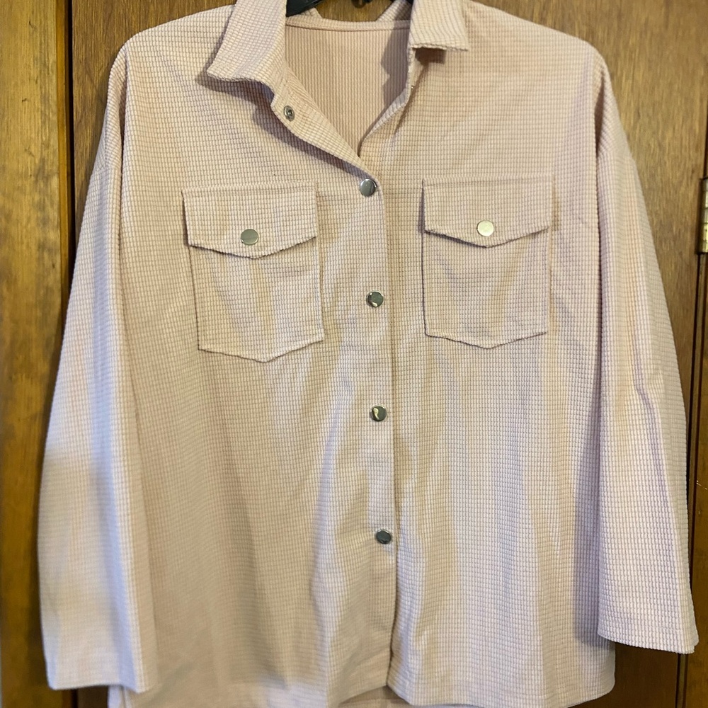 Women’s pale Pink Button-Up shirt with Pockets